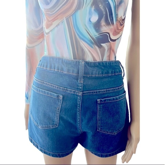 𝅺Faded Glory jean shorts - Picture 4 of 8